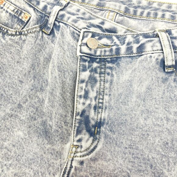 Vintage Acid Wash Denim Shorts Diagonal Button Fly High Rise M/L 🦋✨ - Picture 4 of 11